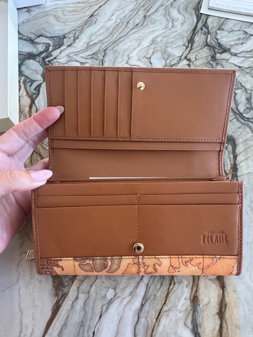 Alviero Martini 1A Classe Geo Classic wallet with front snap zip around NWT - Picture 2 of 7